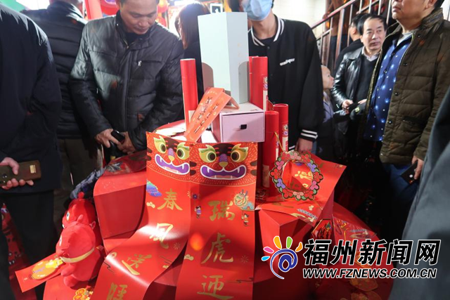 春聯載福送萬家 福清送“福”到百姓心頭