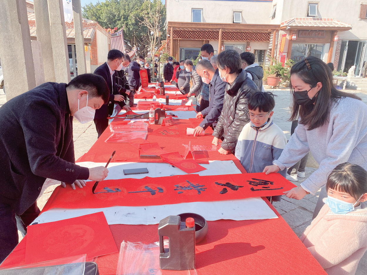 義務寫春聯 祝福進萬家