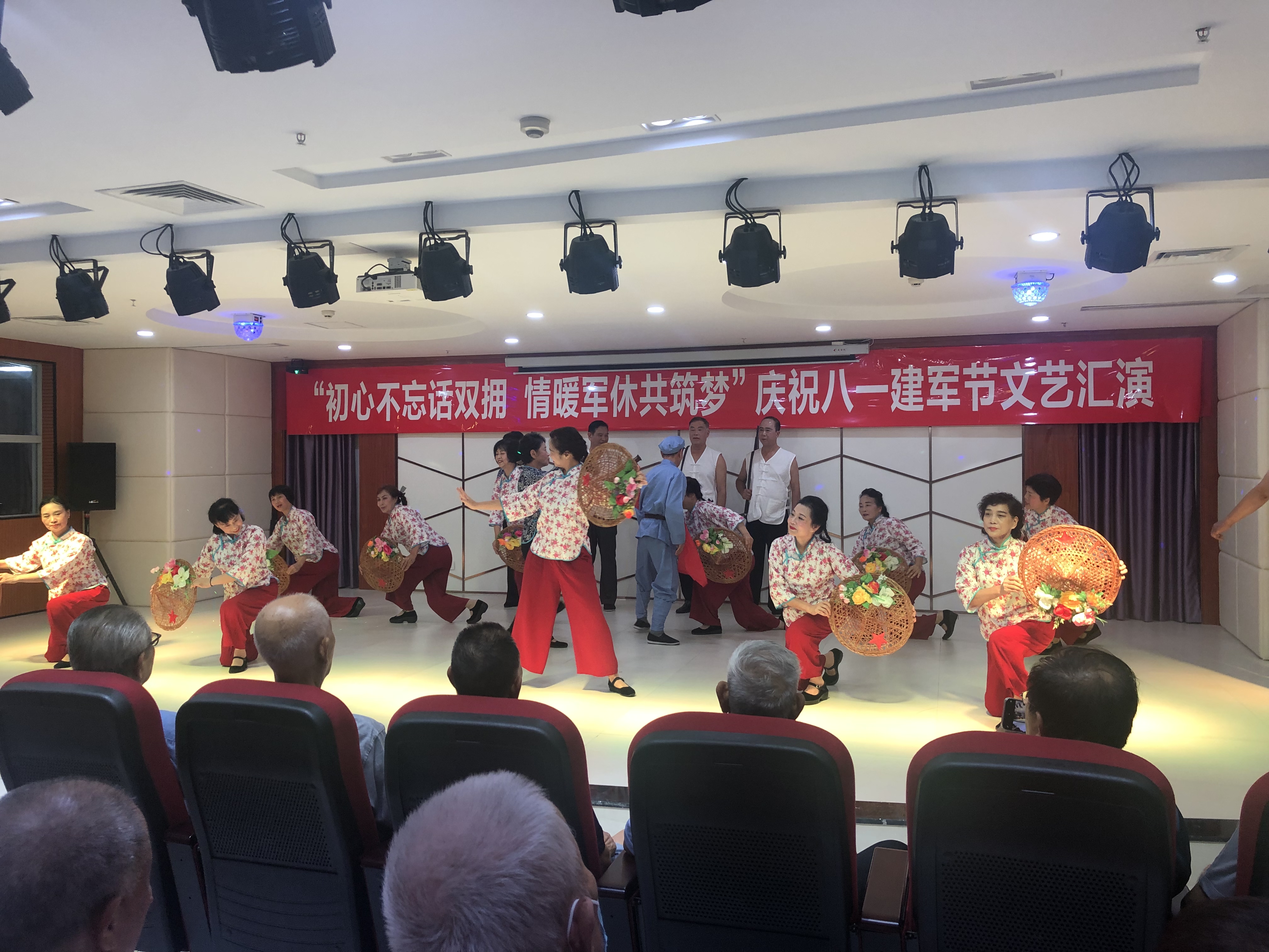 市委老干部局舉辦慶祝“八一”建軍節文藝匯演