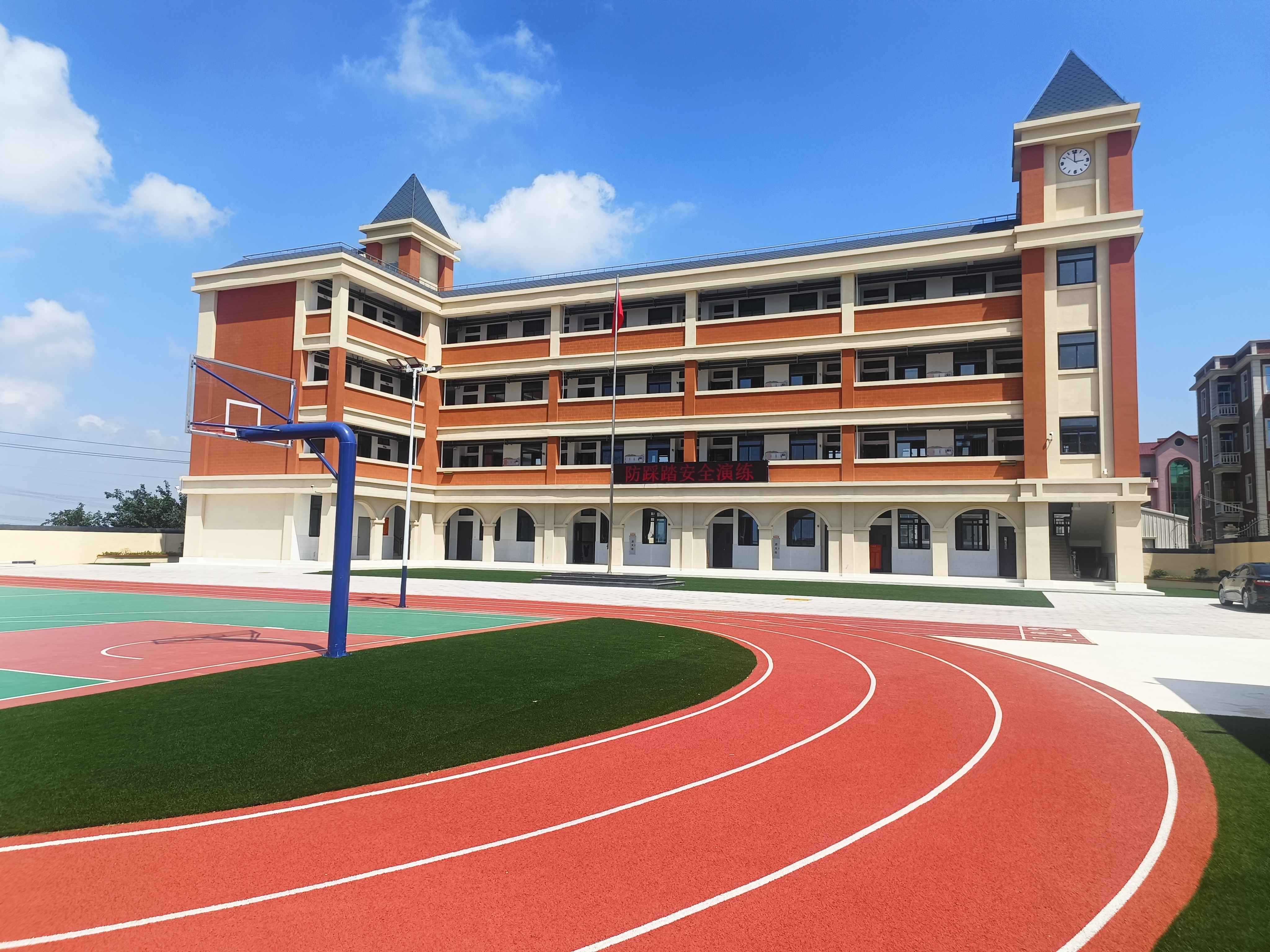 港頭鎮玉坂村：干群凝心聚力 共繪美麗圖景