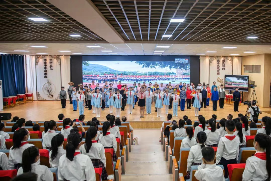 我市舉行紀念少先隊建隊74周年主題隊日活動