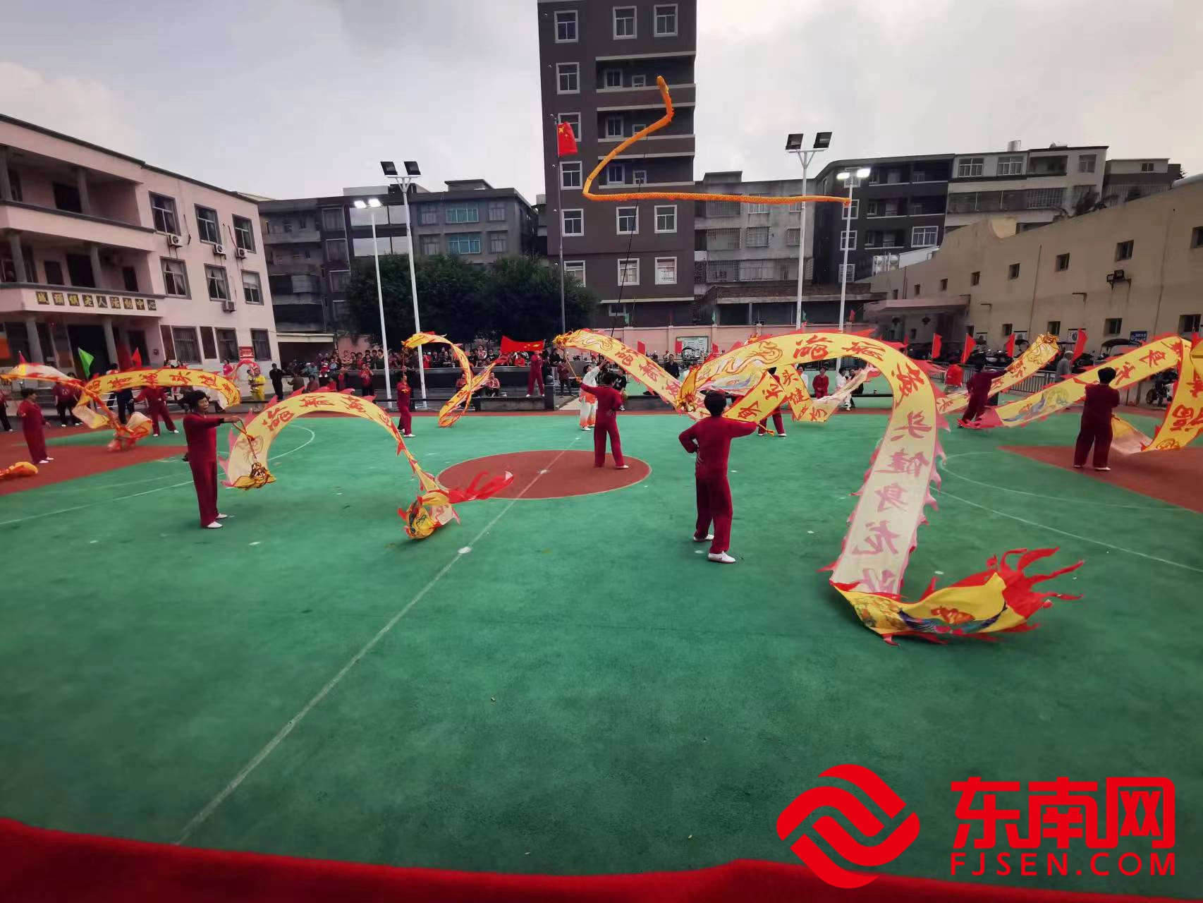 “歡慶國慶 情暖重陽”文體活動匯演在城頭鎮新時代文明實踐所舉行。（城頭鎮供圖）.jpg