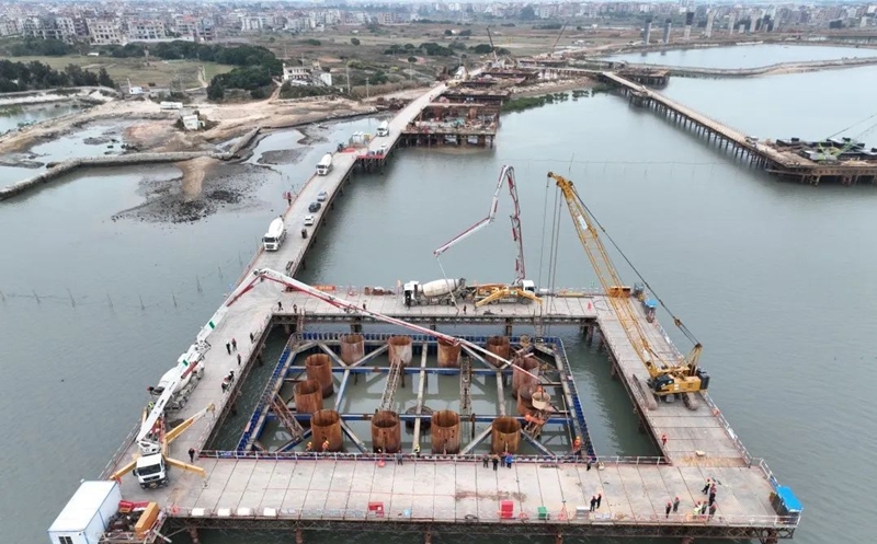 福清東港特大橋開建主墩承臺 這是國道228線省內最長跨海大橋