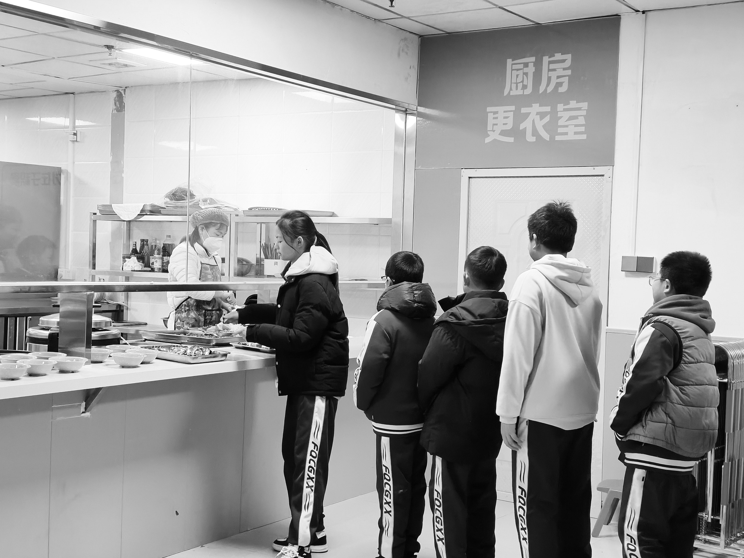 我市積極倡導(dǎo)“光盤(pán)行動(dòng)” 市民文明用餐蔚然成風(fēng)