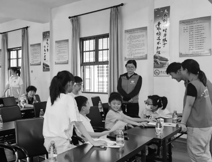 龍山街道計(jì)生協(xié)會(huì)舉辦“學(xué)會(huì)保護(hù)自己”專題講座