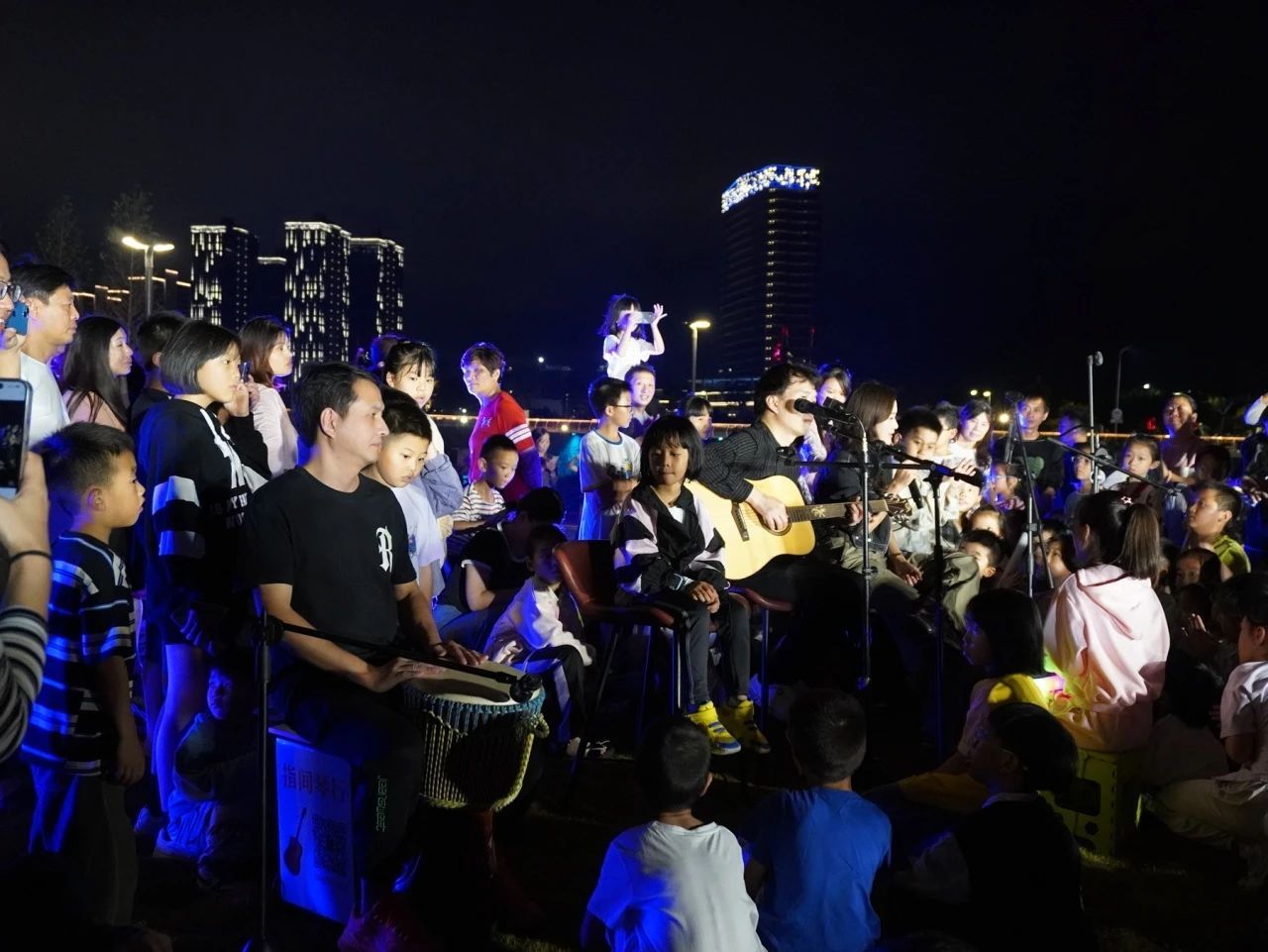 “一棵樹”民謠音樂會舉行