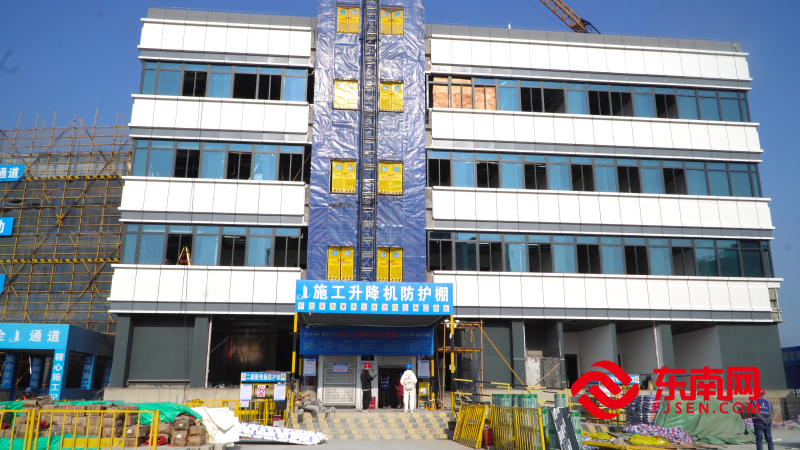 福清市第二醫院新院門診樓完成落架（東南網福清頻道記者 吳德城 攝）.png